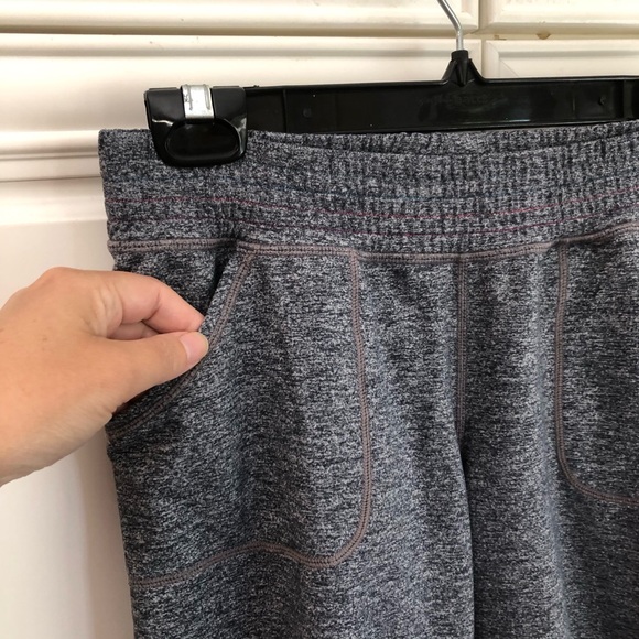 Ivivva by Lululemon crop joggers - Picture 3 of 8